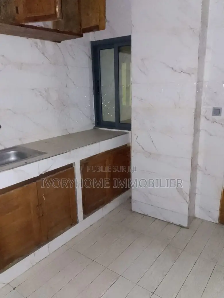 2chbre Appartement dans Cocody à Louer