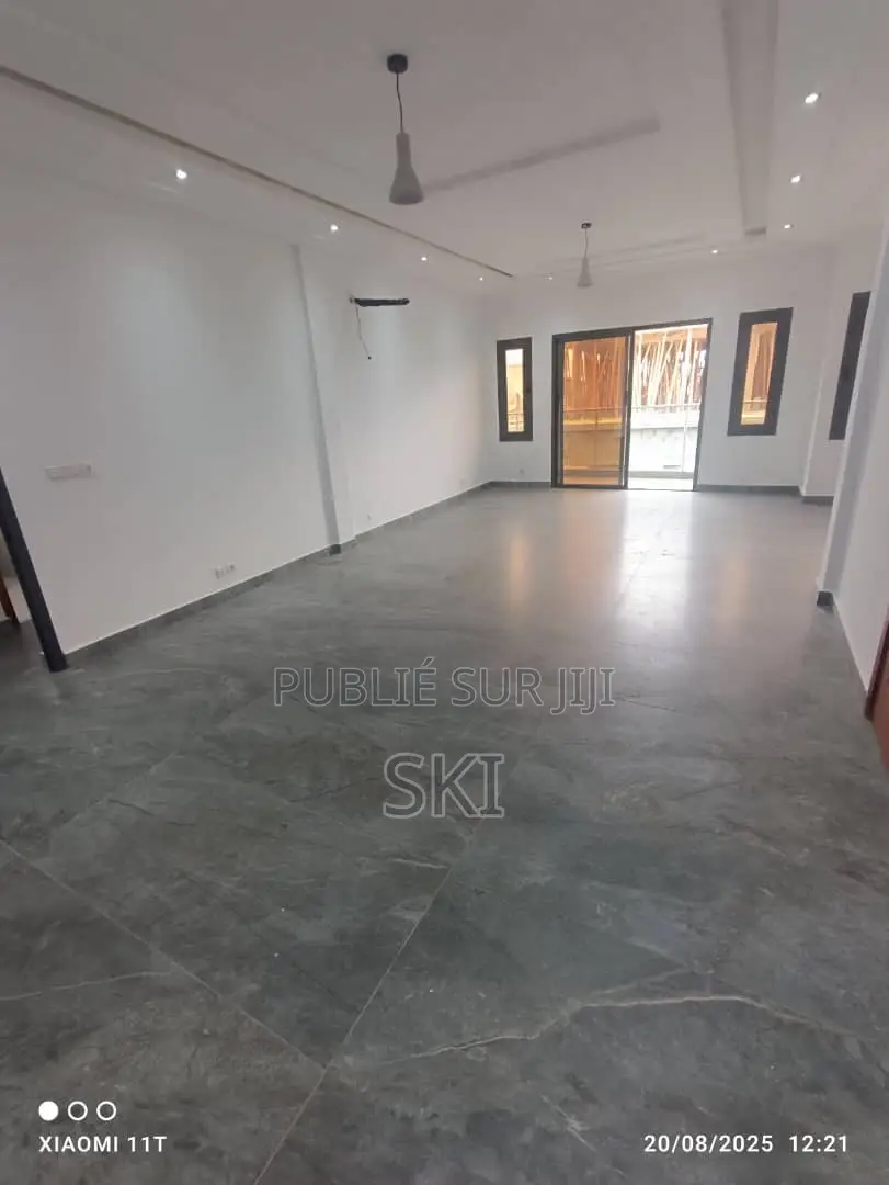 2chbre Appartement dans Cocody à Louer