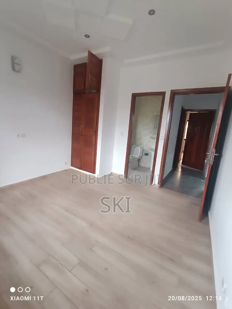 2chbre Appartement dans Cocody à Louer