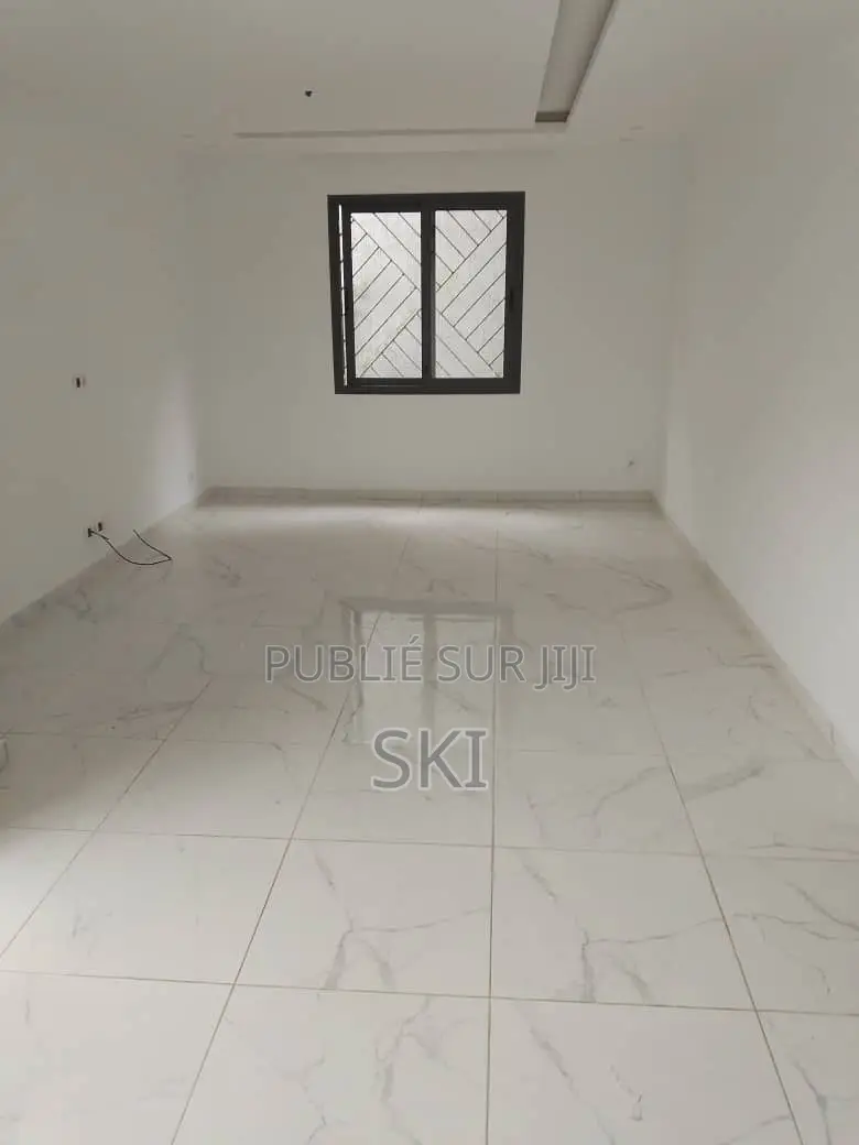 2chbre Appartement dans Cocody à Louer