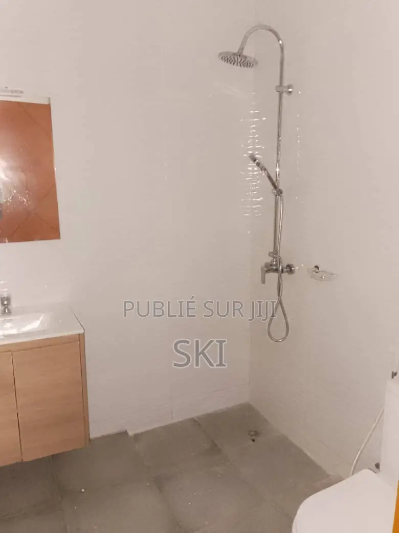 2chbre Appartement dans Cocody à Louer