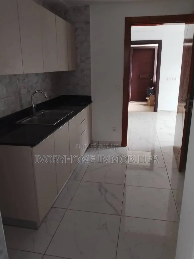 2chbre Appartement dans Cocody à Louer