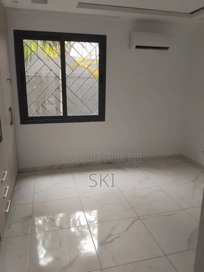 2chbre Appartement dans Cocody à Louer