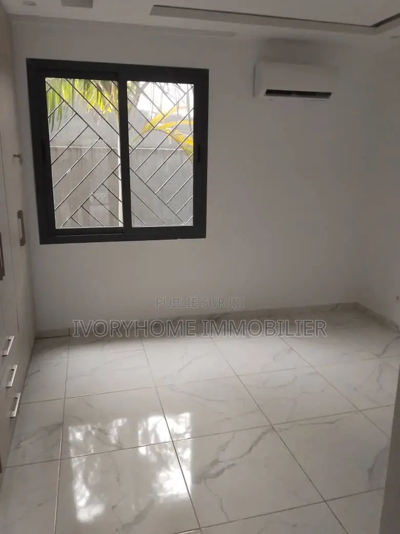 2chbre Appartement dans Cocody à Louer