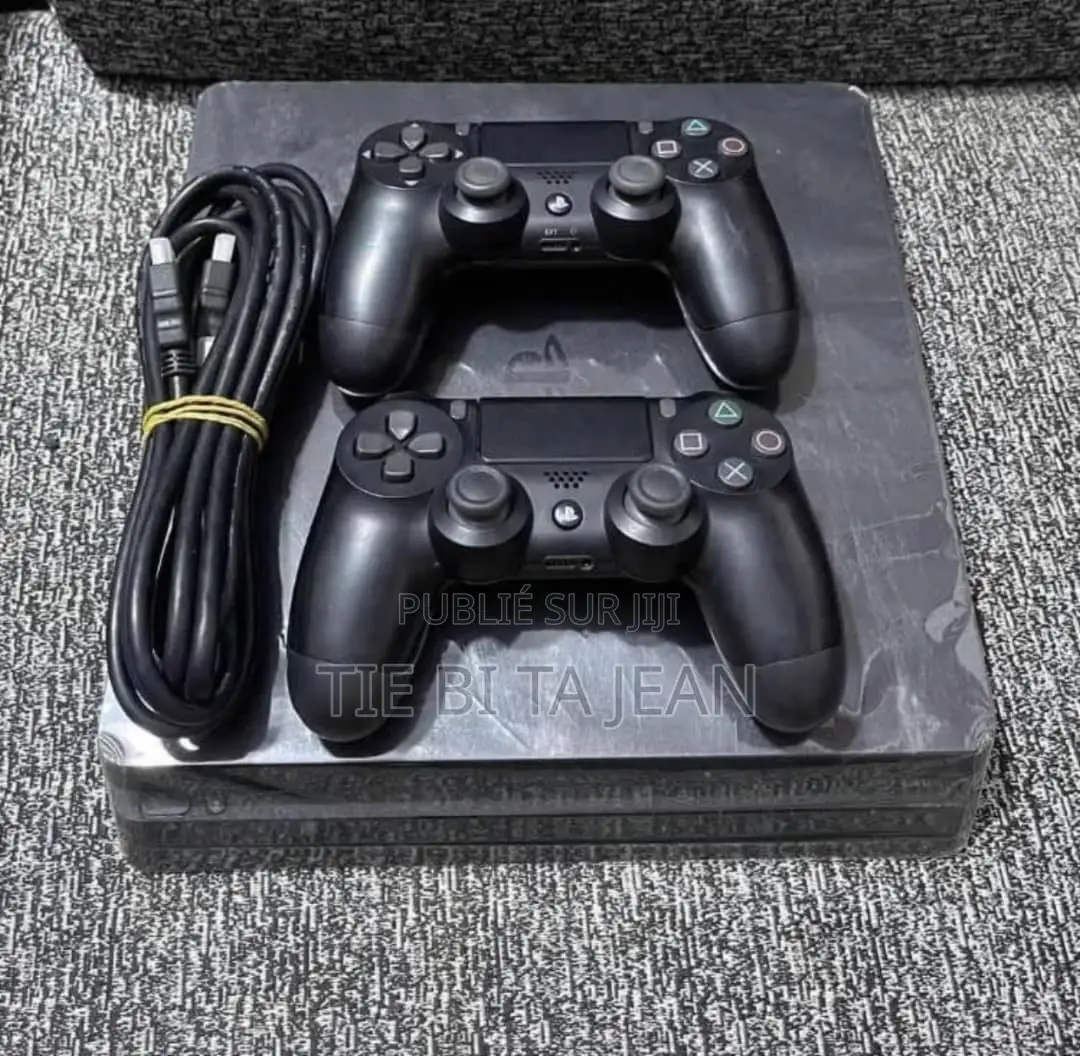 PS4 Slim Craqué Avec 10jeux Intégré