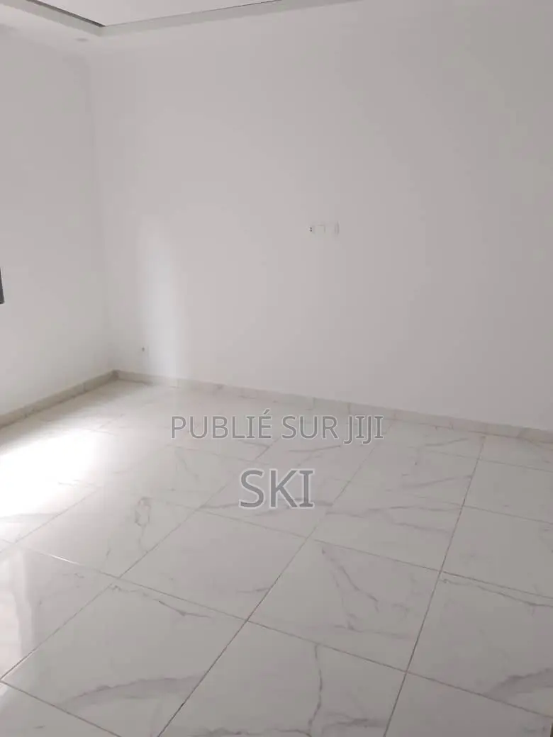 2chbre Appartement dans Cocody à Louer