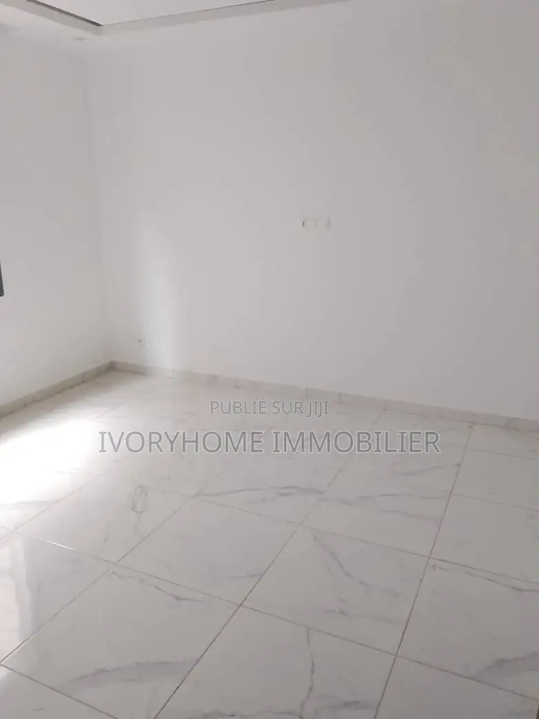 2chbre Appartement dans Cocody à Louer