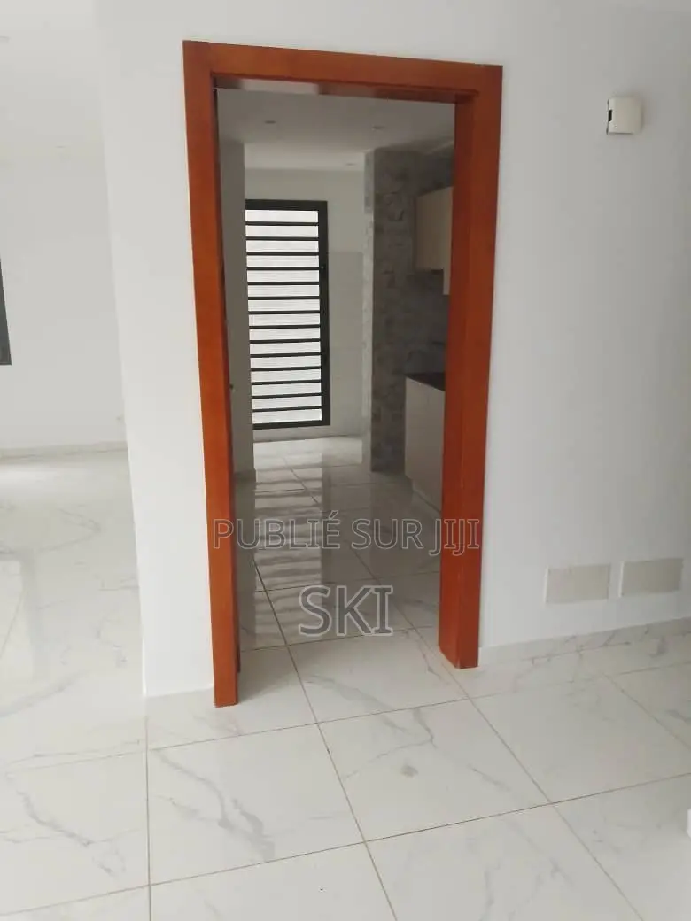 2chbre Appartement dans Cocody à Louer