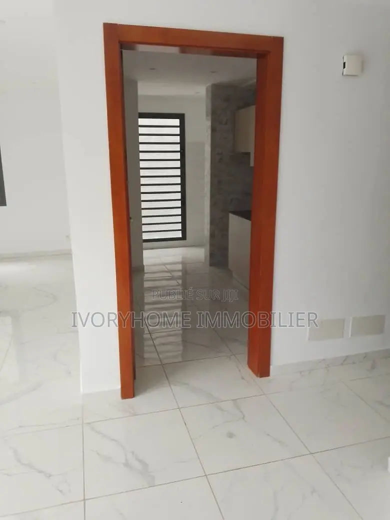 2chbre Appartement dans Cocody à Louer