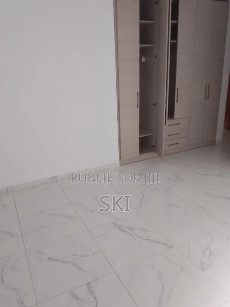 2chbre Appartement dans Cocody à Louer