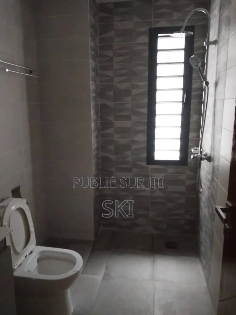 2chbre Appartement dans Cocody à Louer