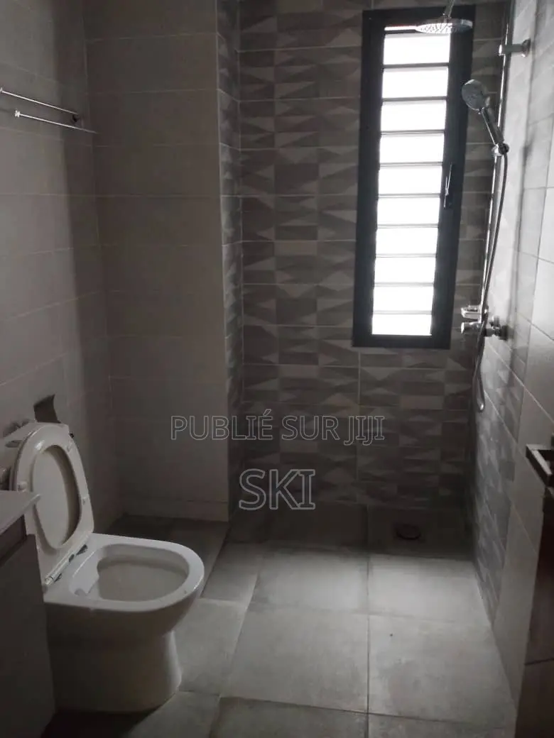 2chbre Appartement dans Cocody à Louer