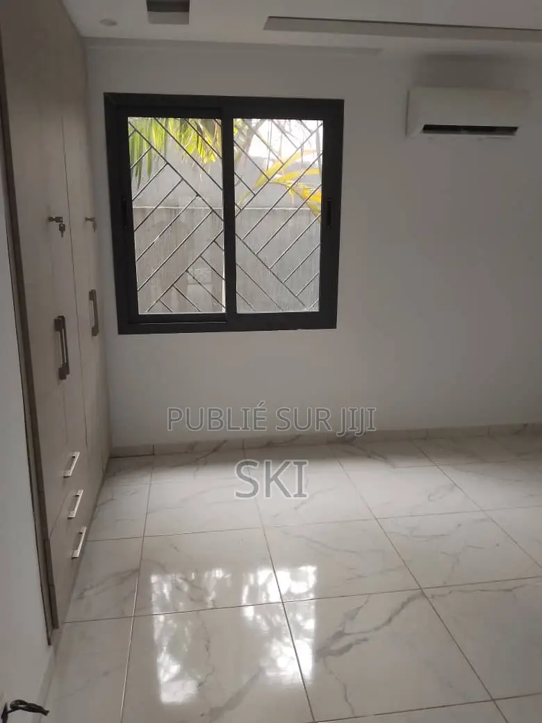 2chbre Appartement dans Cocody à Louer