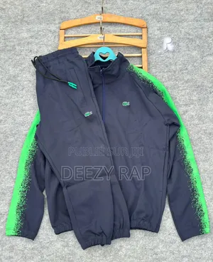 Photo - Complet Lacoste