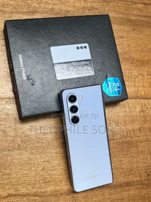 Photo - Samsung Z 16 GB Blue