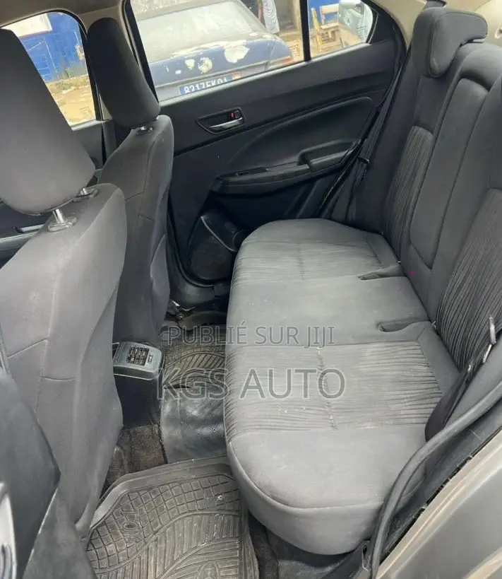 Suzuki Dzire 2023 Gris