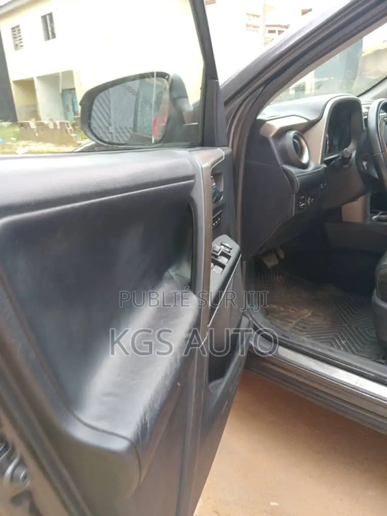 Toyota RAV4 Limited 4dr SUV AWD (2.5L 4cyl 6A) 2015 Gris