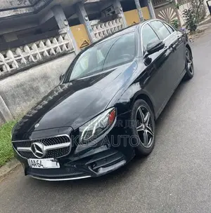 Mercedes-Benz C300 2020 Noir Mat