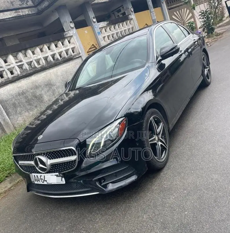 Mercedes-Benz C300 2020 Noir Mat