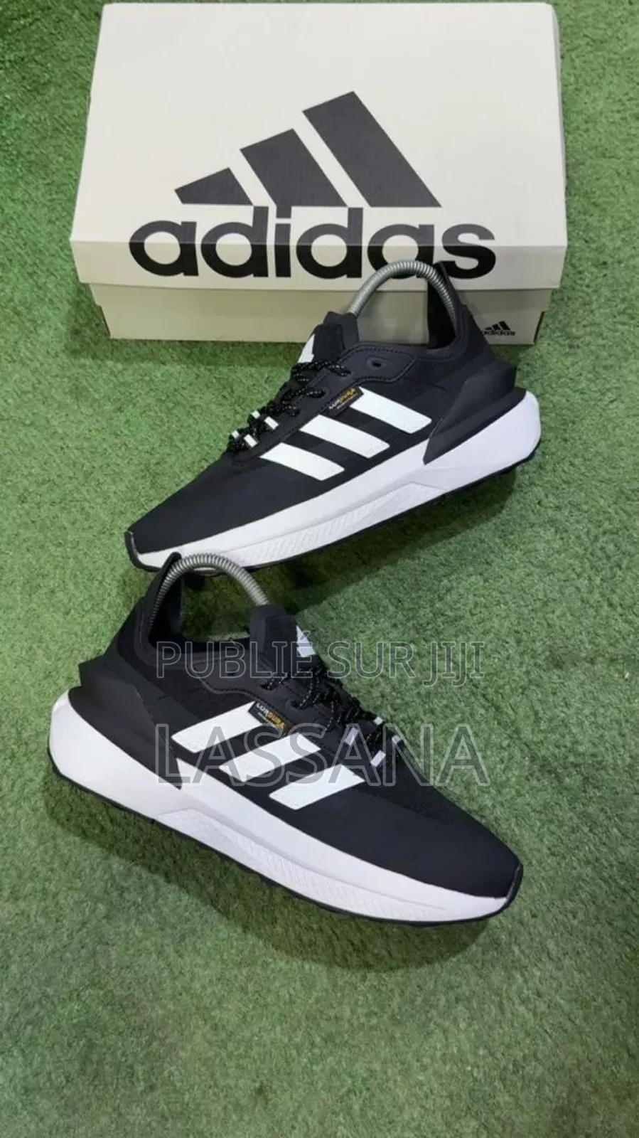 Adidas Avryn