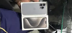 Photo - Apple iPhone 15 Pro Max 256 GB Argenté