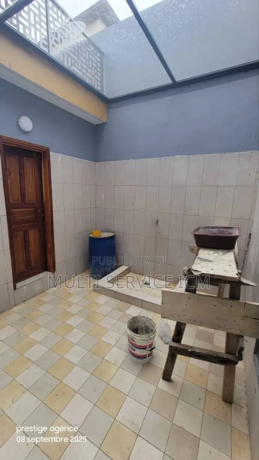 6chbre Duplex dans Bingerville Hôpital à Vendre