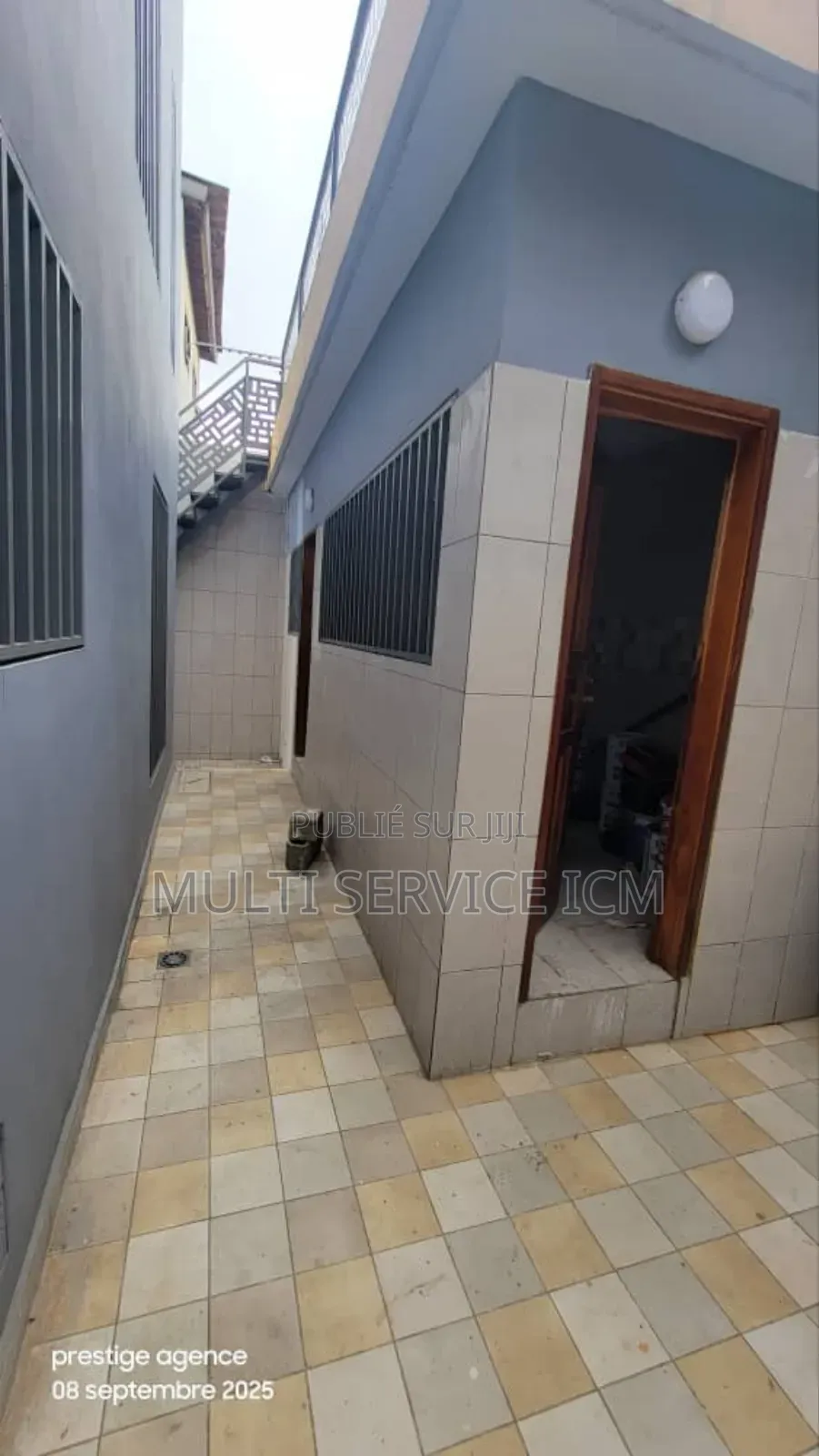 6chbre Duplex dans Bingerville Hôpital à Vendre