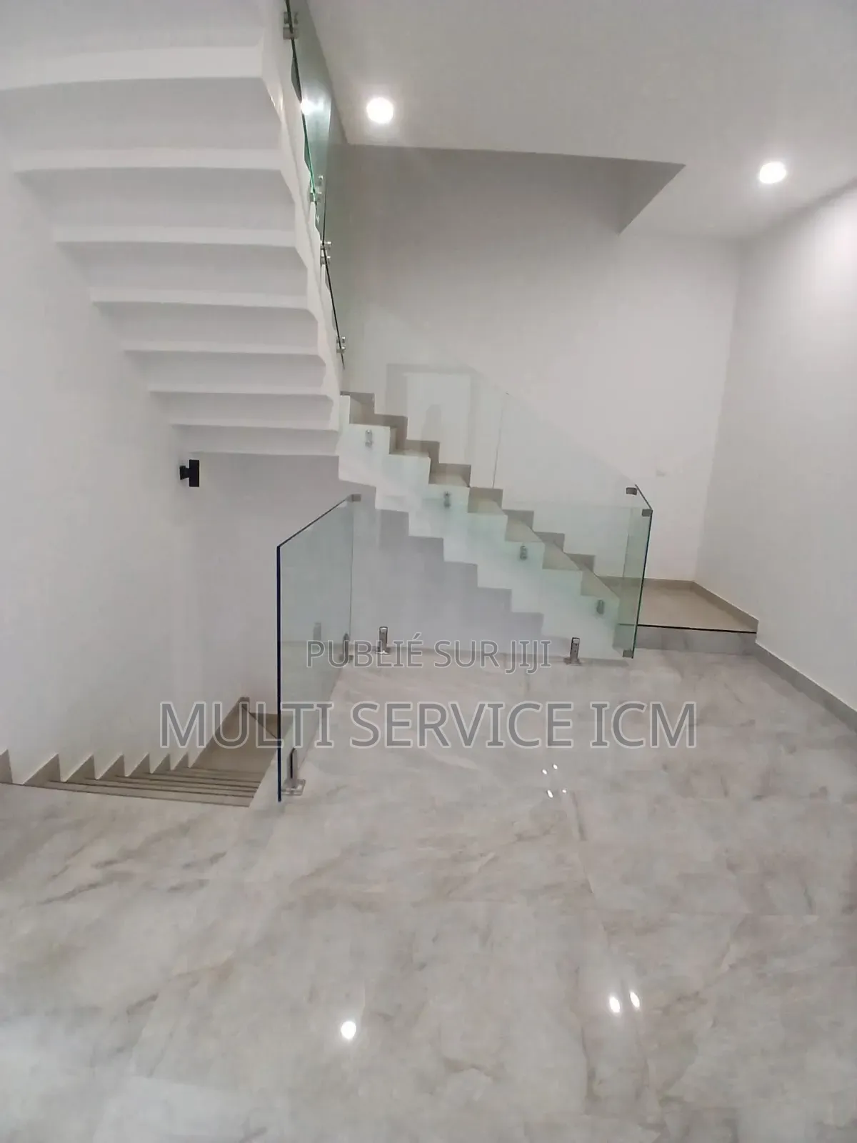 6chbre Duplex dans Bingerville Hôpital à Vendre