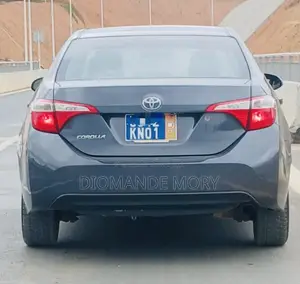 Toyota Corolla XLE 4dr Sedan (1.8L 4cyl CVT) 2017 Gris