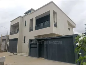 6chbre Duplex dans Zié Multi-Service, Cocody à Vendre