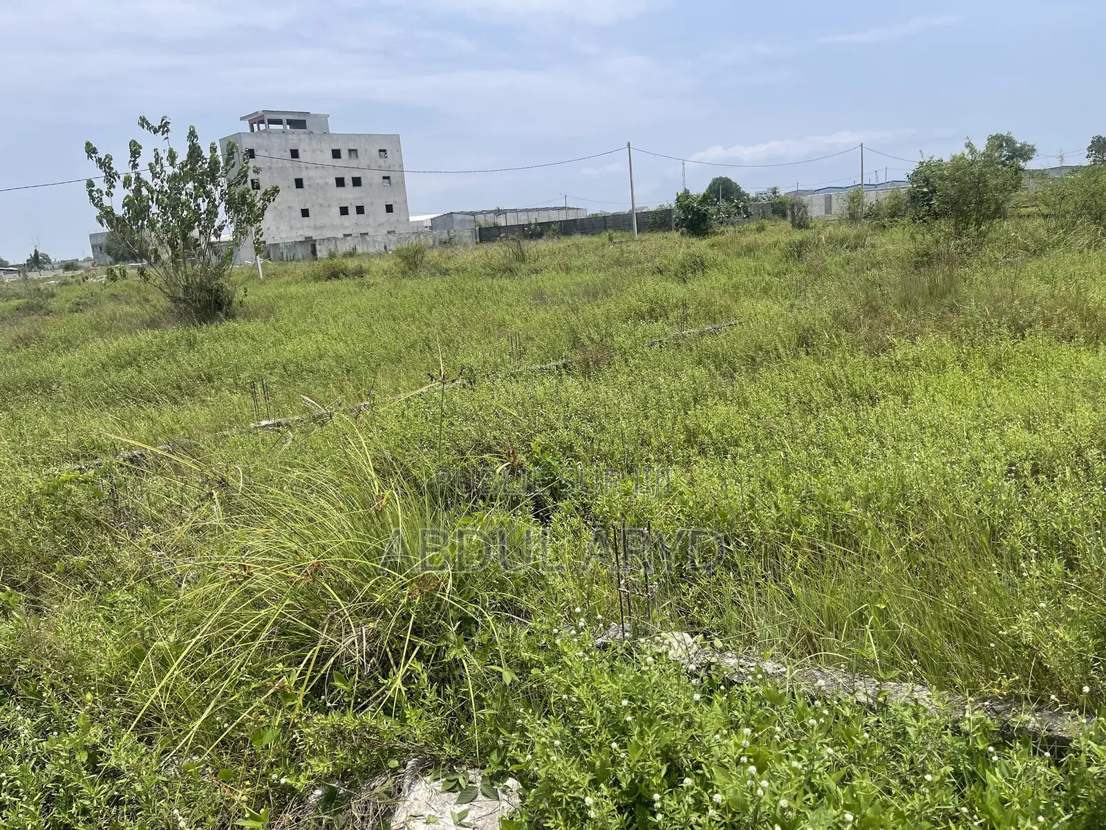 Terrain a Vendre Sur l'Autoroute Bassam