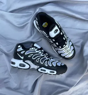 Nike Air Max Plus Drift