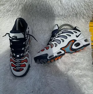Nike Air Max Plus Drift