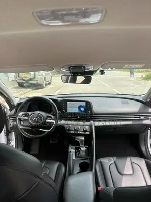 Hyundai Avante 2022 Blanc