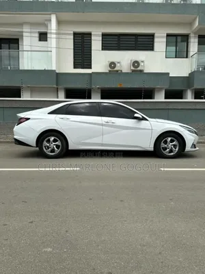 Hyundai Avante 2022 Blanc