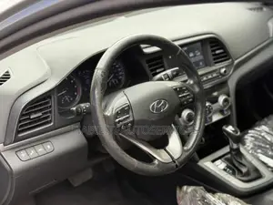 Hyundai Elantra SEL 2020 Gris