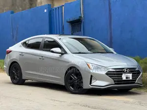 Hyundai Elantra SEL 2020 Gris