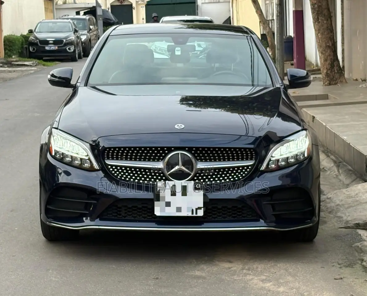 Mercedes-Benz C300 2021 Blue