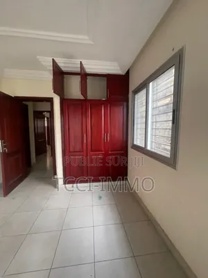 4chbre Appartement dans Tcci Sarl, Cocody à Louer