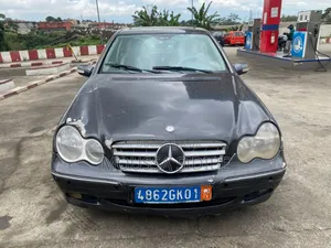 Photo - Mercedes-Benz C230 2003 Black