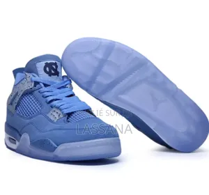 Photo - Air Jordan 4
