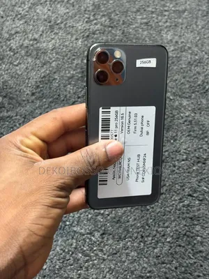 Photo - Apple iPhone 11 Pro 256 GB Gris
