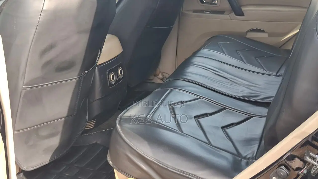 Mitsubishi Pajero 2014 Noir Mat