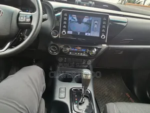 Toyota Hilux 2023 Gris