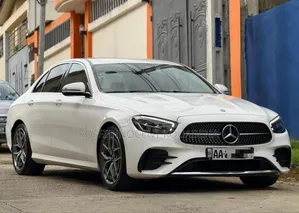 Mercedes-Benz 200E 2021 Blanc