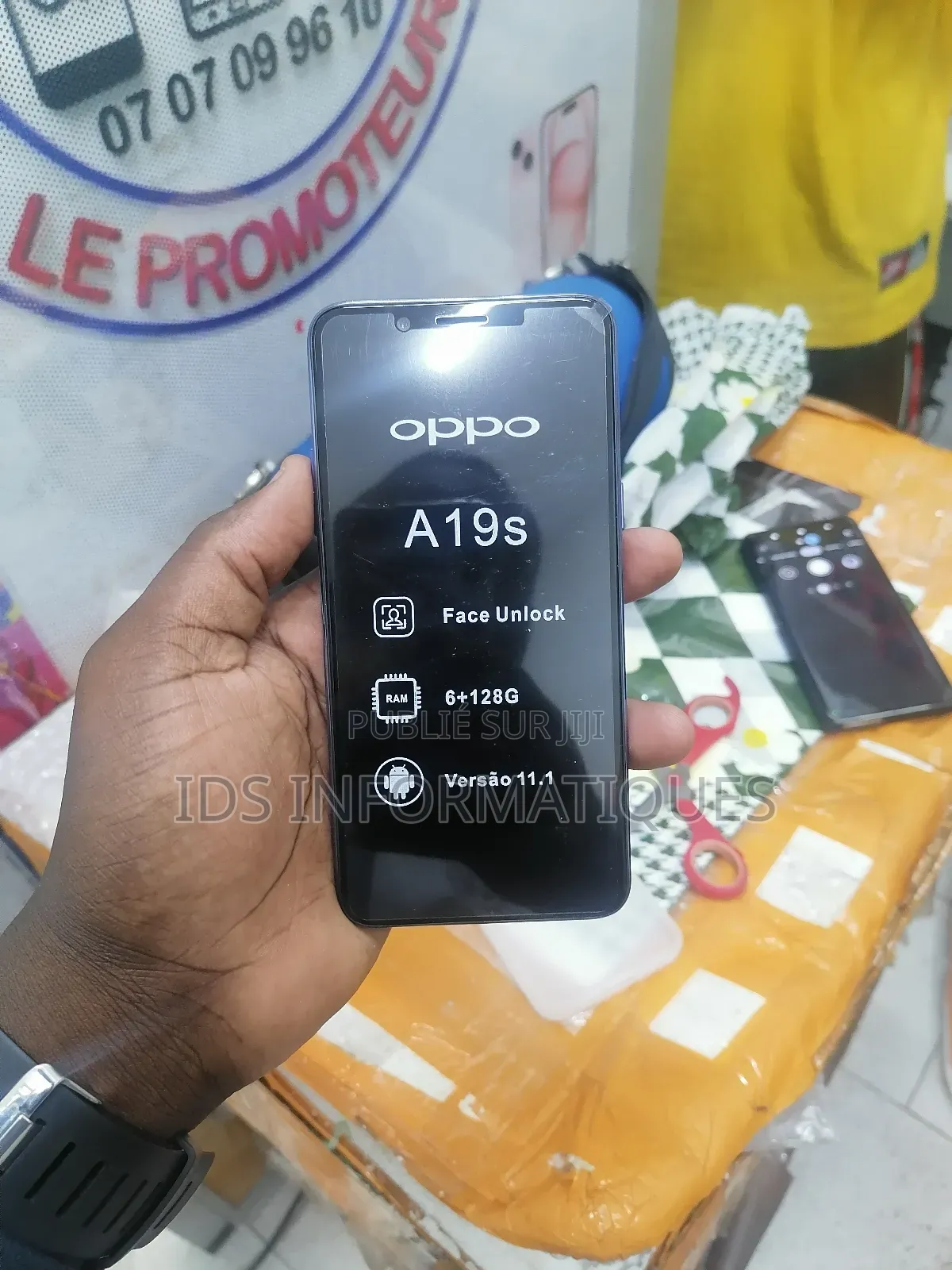 Oppo A18 128 GB Blue