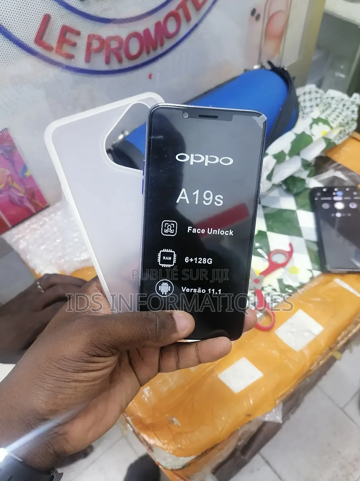 Oppo A18 128 GB Blue