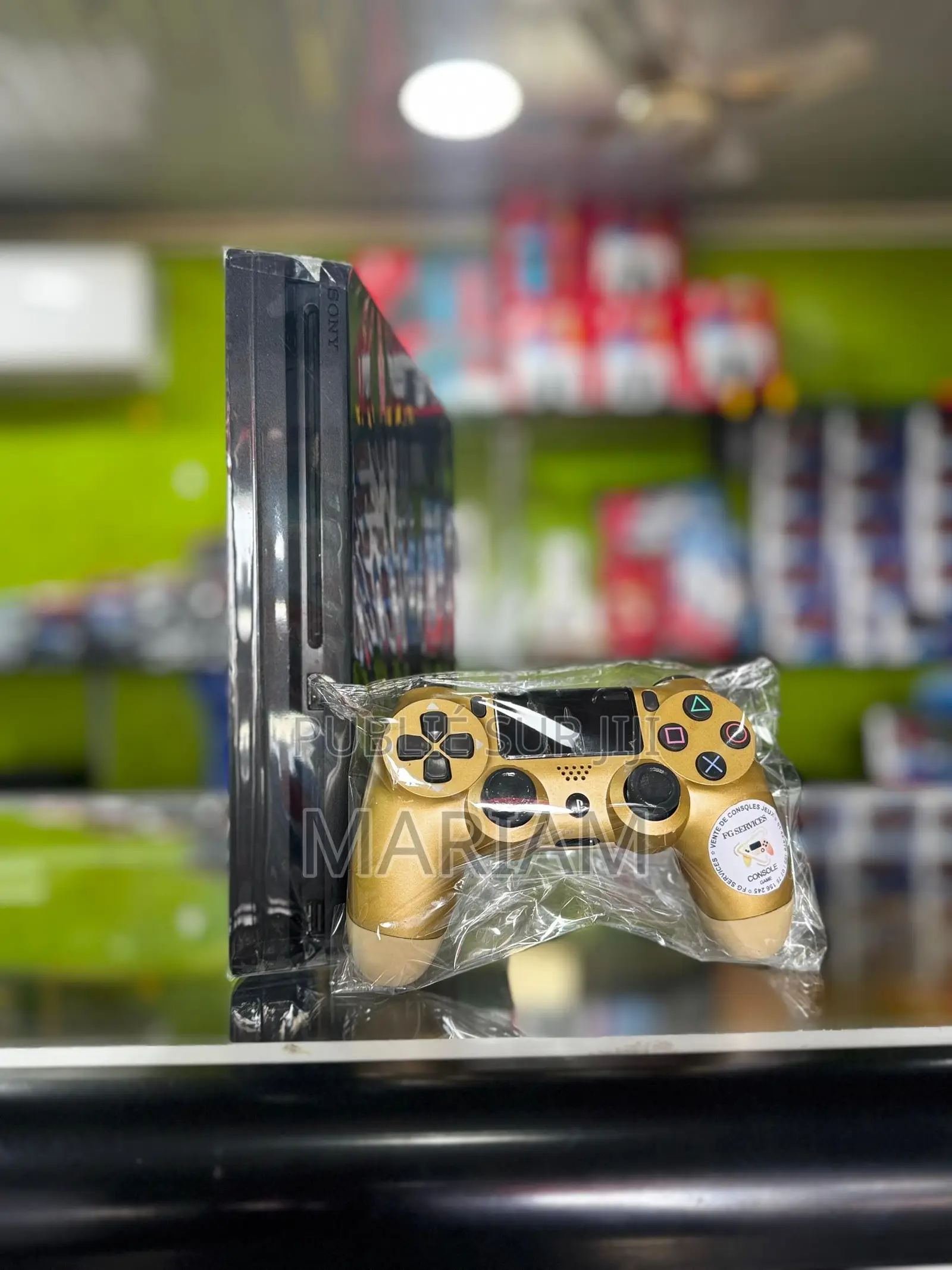 Ps4 Slim Cracker Quasi Neuf Importés Avec Une Manette Et Jeux Inclus