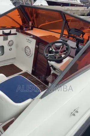 Bateau Plaisance Mer Et Lagune Yamaha 250cv Temps Impeccable
