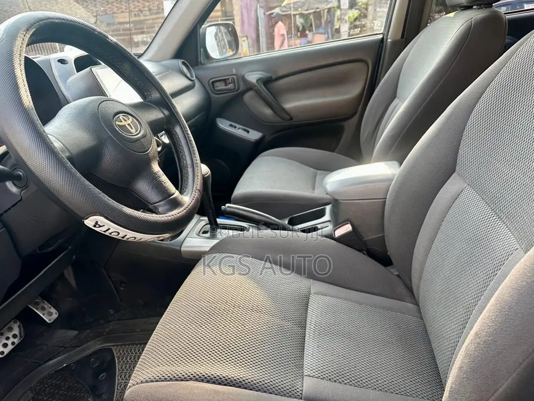 Toyota RAV4 1.8 2005 Blue